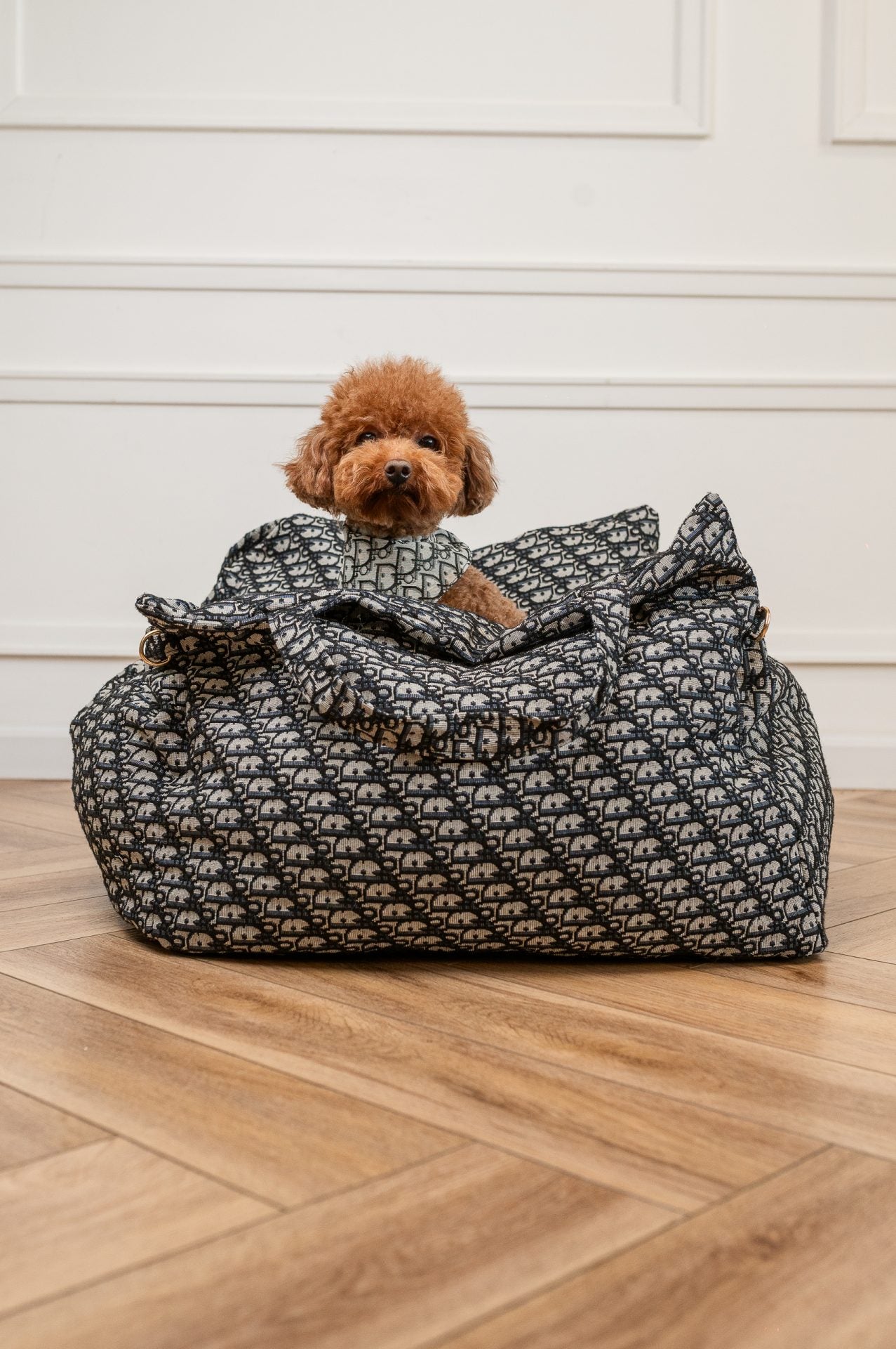 DD  Luxury Dog Car Vintage Seat
